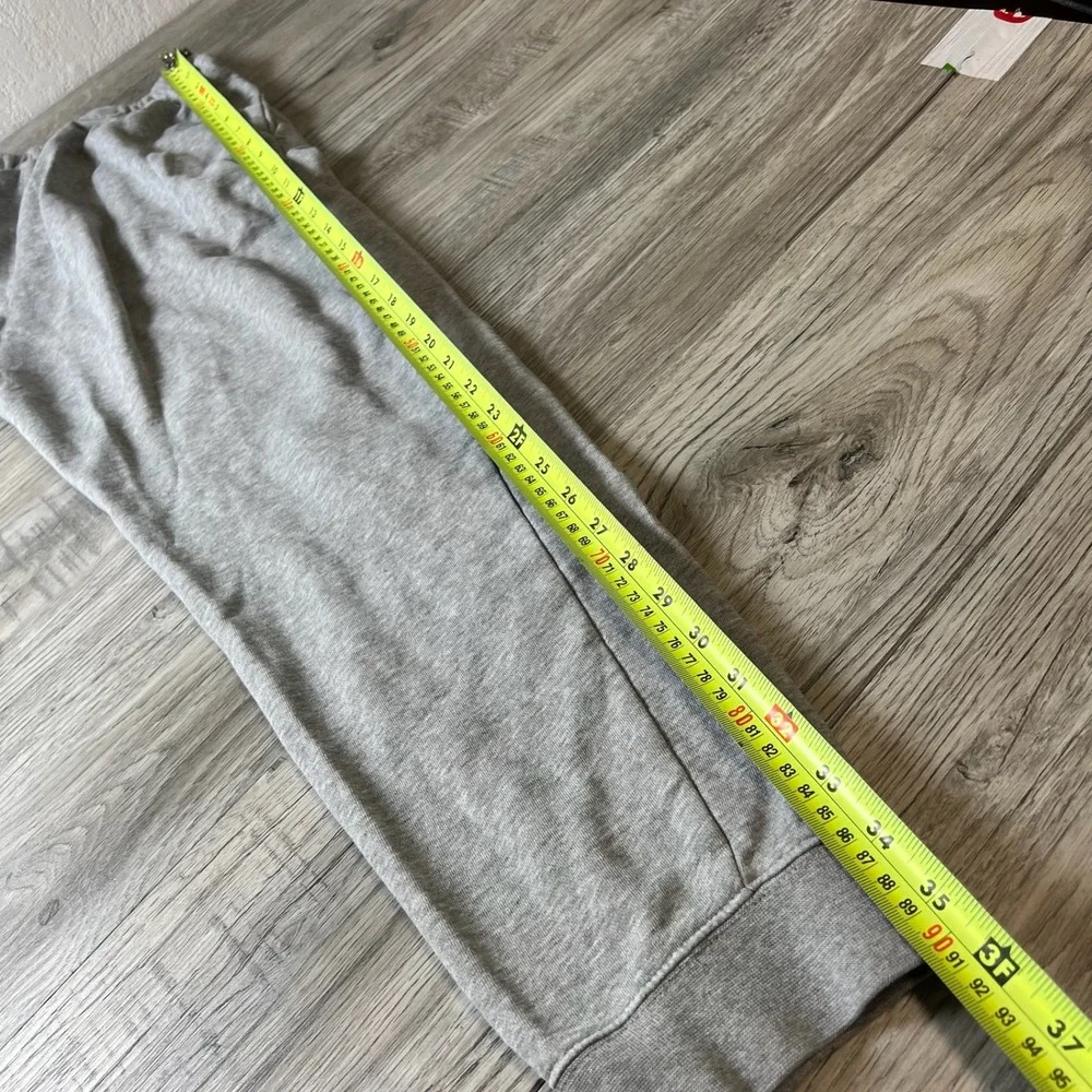 Nike Sweatpants Mens Medium Gray Club Fleece Joggers Embroidered Logo Sportswear
